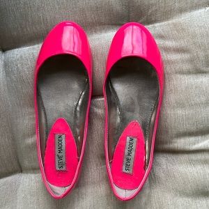 Steve Madden pink neon flats, size: 7.5M